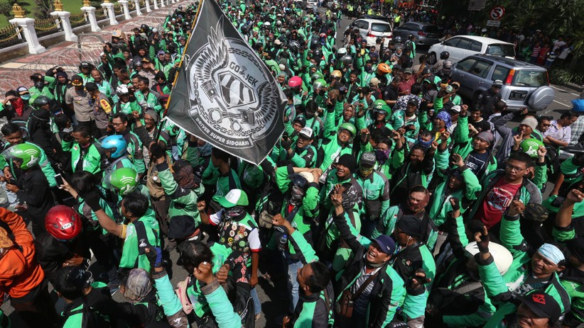 Ribuan Driver Ojek Online Surabaya Turun ke Jalan Bawa 7 Tuntutan