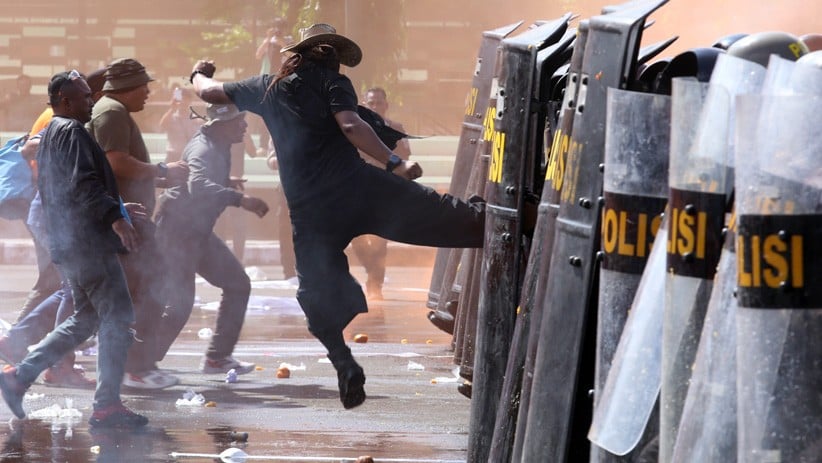 Amankan Pemilu 2019, TNI-Polri Gelar Simulasi Sispamkota - Bagian 6