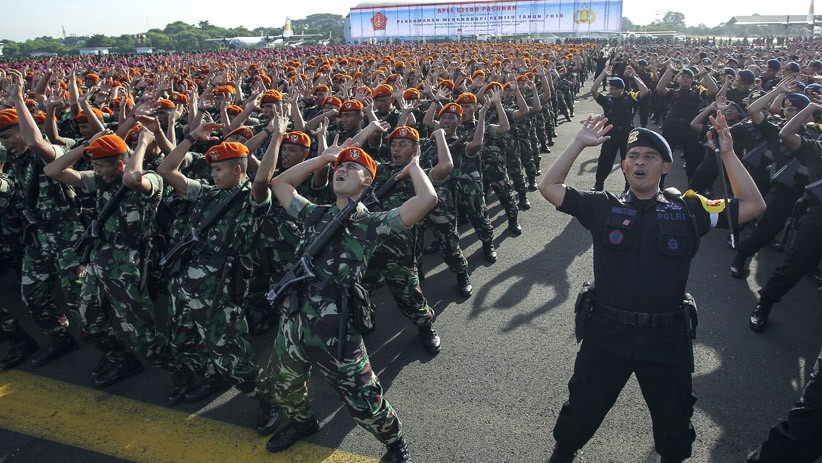 TNI-Polri Gelar Apel Kesiapan Pasukan Pengamanan Pemilu 2019 - Bagian 2