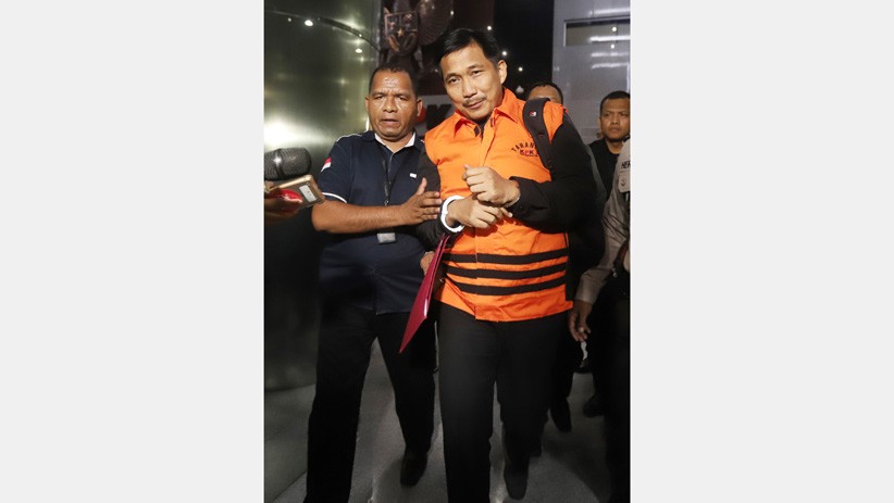 Kena OTT, Politisi Golkar Bowo Sidik Pangarso Ditahan KPK - Bagian 3