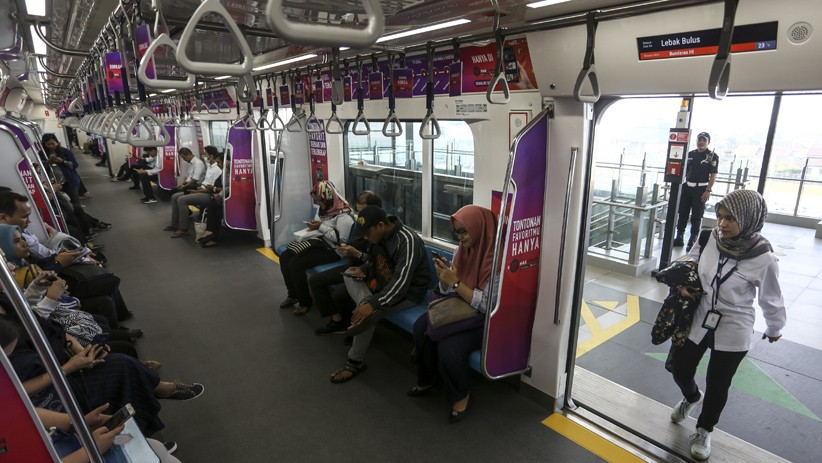 Begini Suasana Hari Pertama MRT Jakarta Mulai Berbayar - Bagian 3