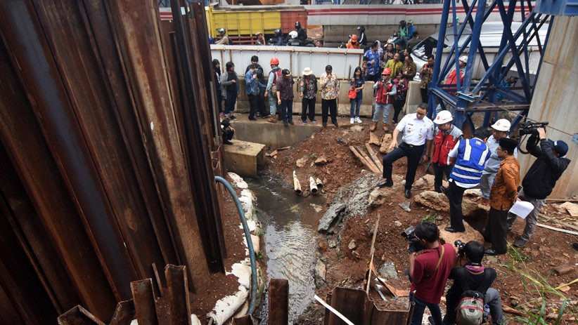 Gubernur Anies Baswedan Cek Titik Rawan Banjir Jakarta - Bagian 1