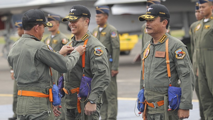 KSAU Ajak KSAD dan KSAL Joy Flight Pesawat Sukhoi SU-30 - Bagian 3