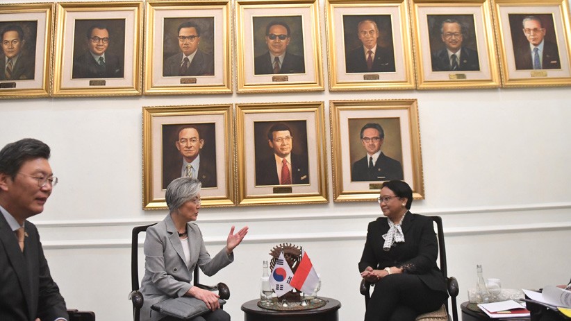 Menlu RI-Korsel Gelar Pertemuan Bahas Kerja Sama Ekonomi - Bagian 1