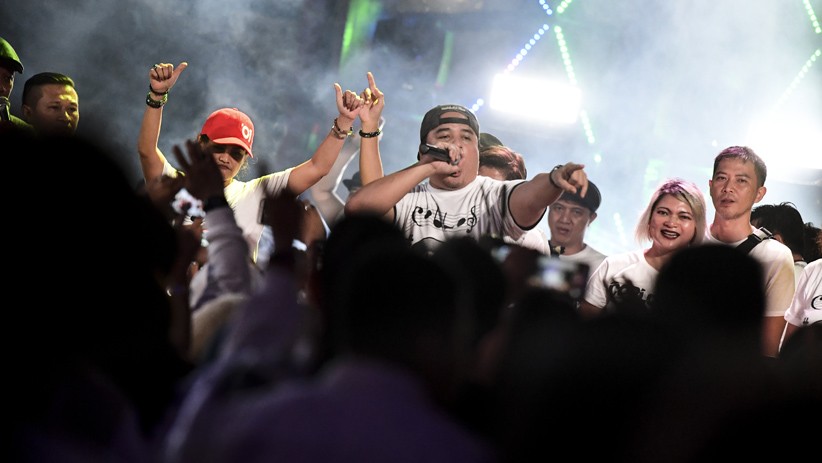 Penampilan Musisi Bandung 01 pada Konser Putih Adalah Kita - Bagian 3