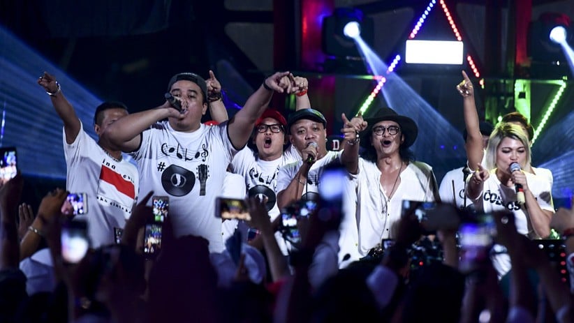 Penampilan Musisi Bandung 01 pada Konser Putih Adalah Kita - Bagian 1