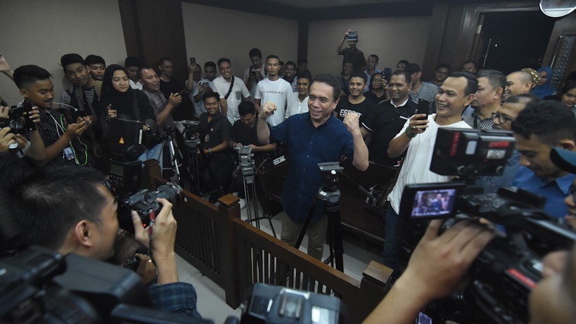 Gubernur Nonaktif Aceh Irwandi Yusuf Divonis 7 Tahun Penjara