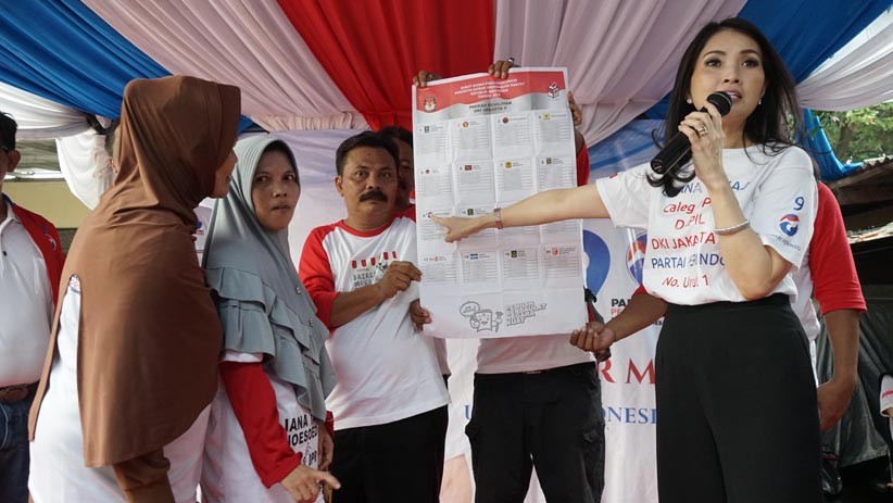 Liliana Tanaja Tanoesoedibjo Layani Bazar Beras Murah di Pejaten Timur - Bagian 4