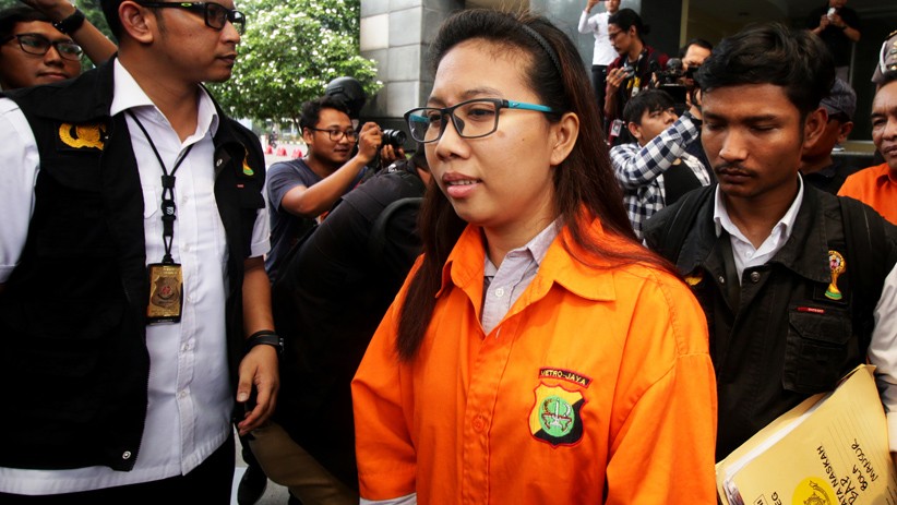 Tampang Tersangka Kasus Pengaturan Skor saat Diserahkan ke Kejaksaan - Bagian 3