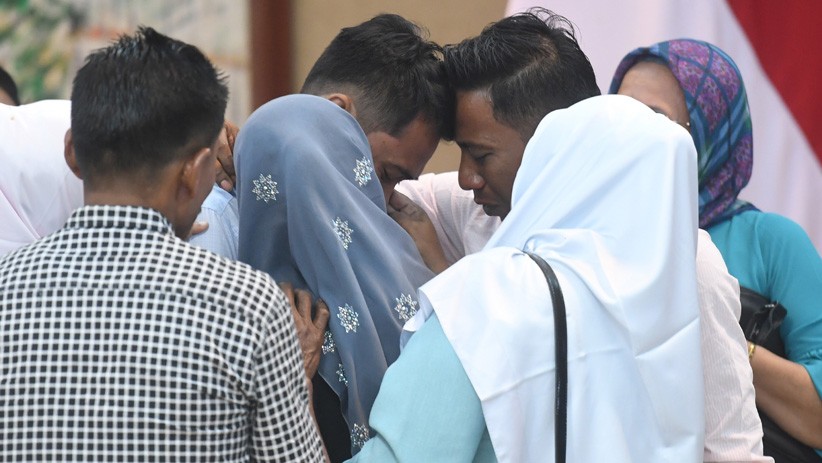 Momen Haru WNI yang Disandera Kelompok Abu Sayyaf Kembali ke Keluarga - Bagian 2