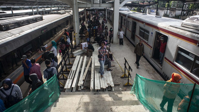 Jalur Kereta Api Dwi Ganda Jatinegara-Cakung Resmi Beroperasi - Bagian 2