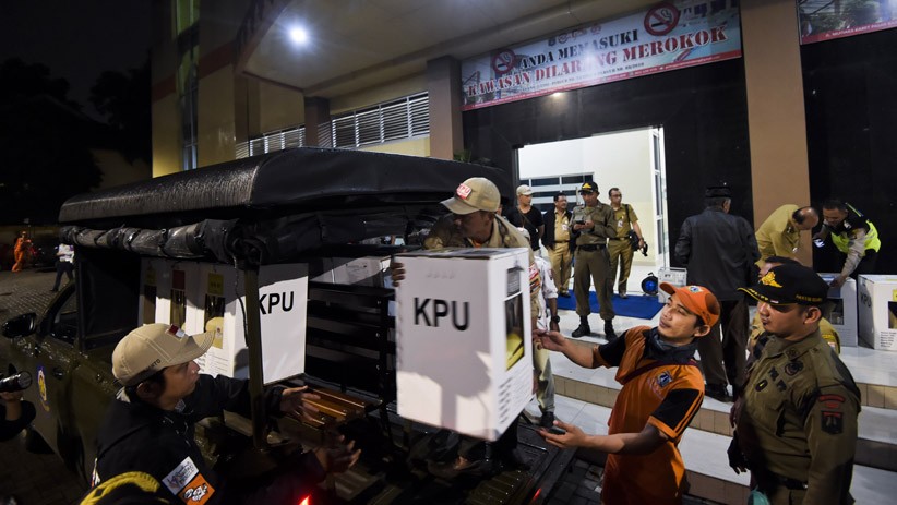 KPU Jakarta Pusat Mulai Distribusikan Logistik Pemilu ke 481 TPS - Bagian 3