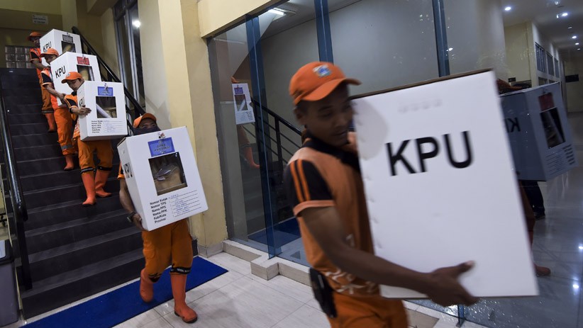 KPU Jakarta Pusat Mulai Distribusikan Logistik Pemilu ke 481 TPS - Bagian 1