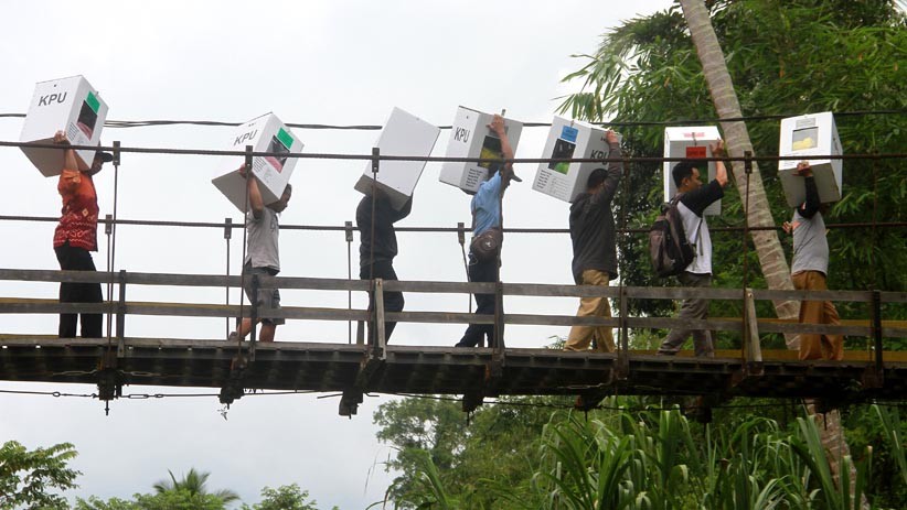 Potret Distribusi Logistik Pemilu ke Daerah Terpencil di Indonesia - Bagian 1