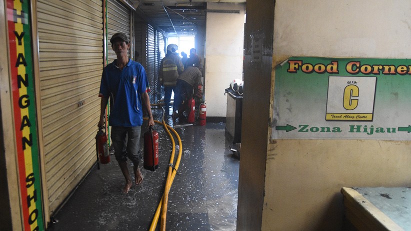 Kebakaran di Gudang Baju Blok C Pasar Tanah Abang - Bagian 2