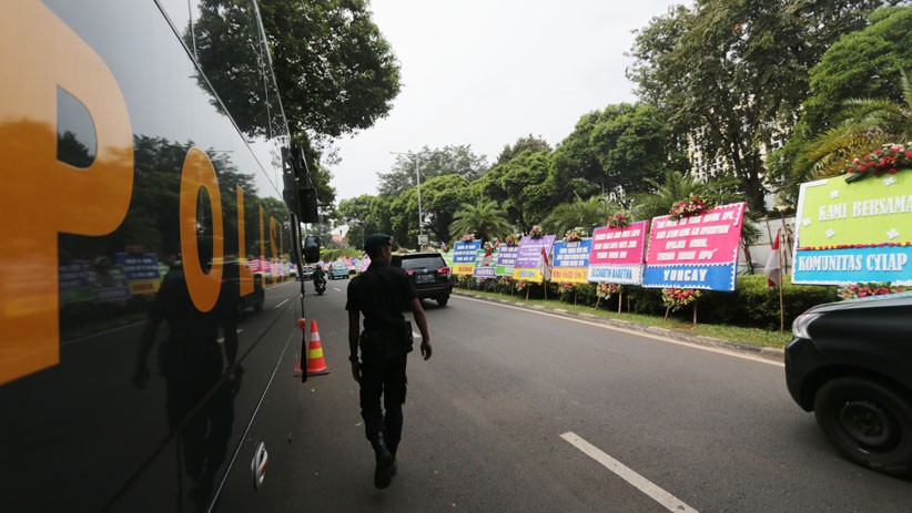 KPU Kebanjiran Karangan Bunga Dukungan sebagai Penyelenggara Pemilu - Bagian 3