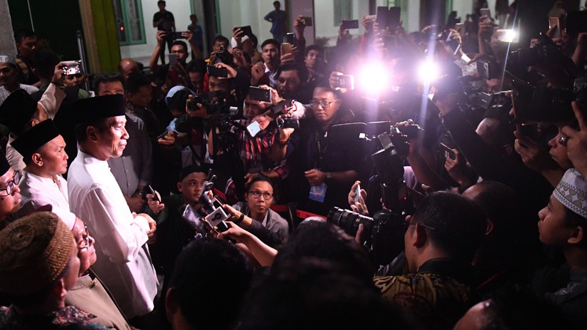 Usai Survei Lokasi Ibu Kota Baru, Jokowi Salat Tarawih di Masjid Palangka Raya - Bagian 4
