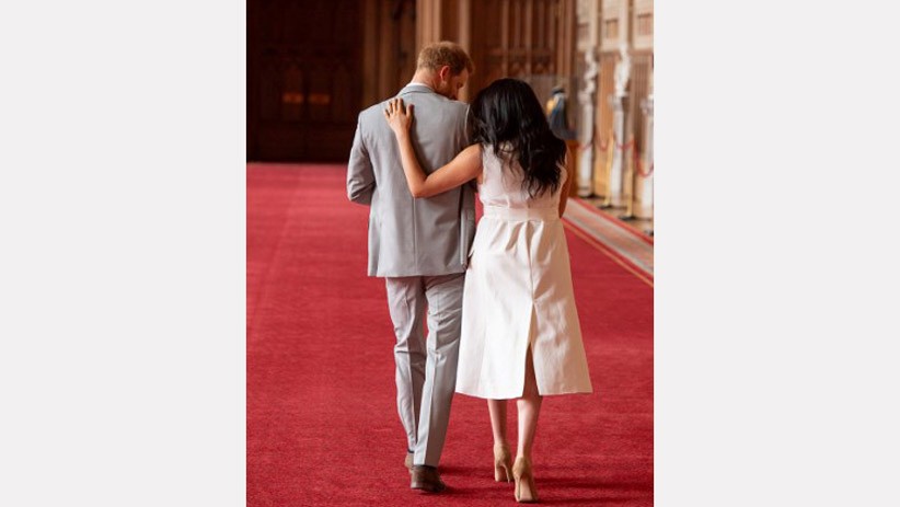 Momen Pangeran Harry dan Meghan Perkenalkan Archie kepada Ratu Elizabeth - Bagian 4