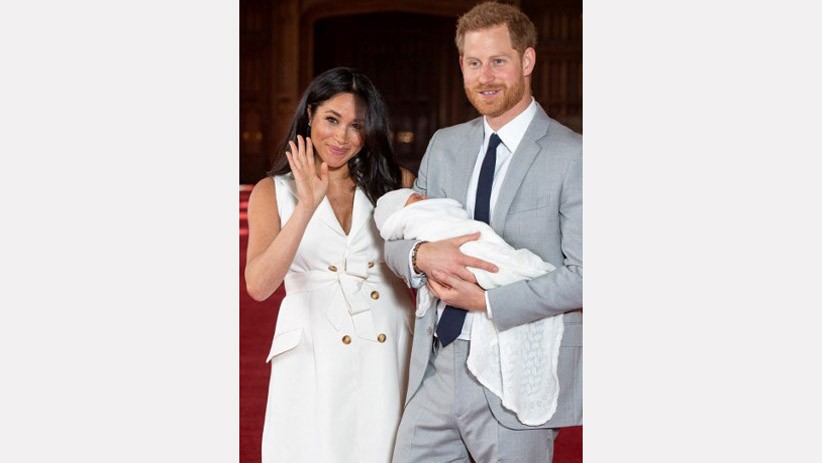 Momen Pangeran Harry dan Meghan Perkenalkan Archie kepada Ratu Elizabeth - Bagian 3