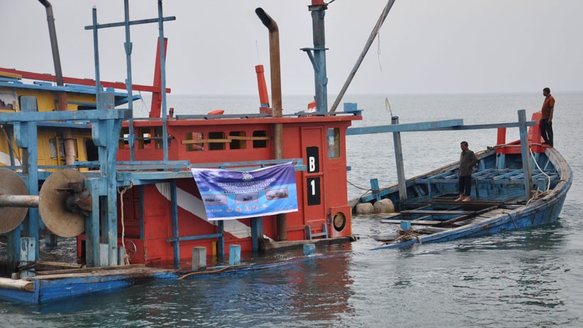 Tim Satgas 115 Tenggelamkan Kapal Asing Pelaku Pencuri Ikan - Bagian 2