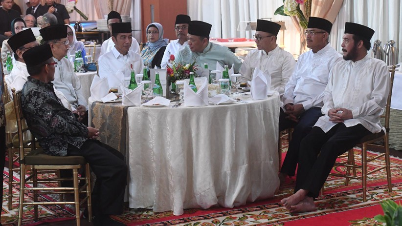 Presiden Jokowi Buka Puasa Bersama di Rumah Dinas Ketua DPR - Bagian 2