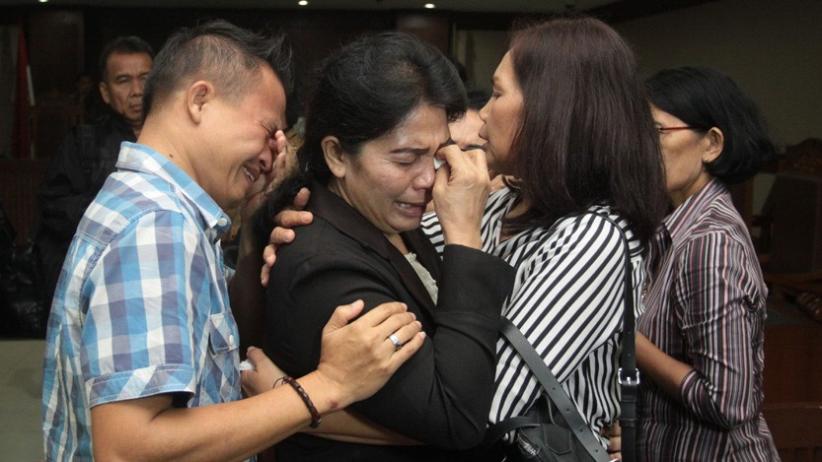 Divonis 6 Tahun Penjara, Hakim Merry Purba Menangis - Bagian 1