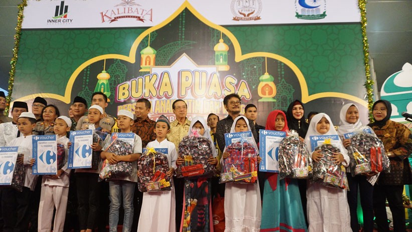 Warga Kalibata City Berikan Santunan kepada 500 Anak Yatim dan 1.300 Pekerja - Bagian 2