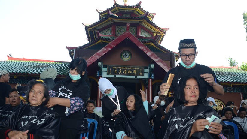 2.000 Kaum Duafa Potong Rambut Gratis di Masjid Cheng Ho Surabaya
