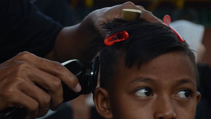 2.000 Kaum Duafa Potong Rambut Gratis di Masjid Cheng Ho Surabaya