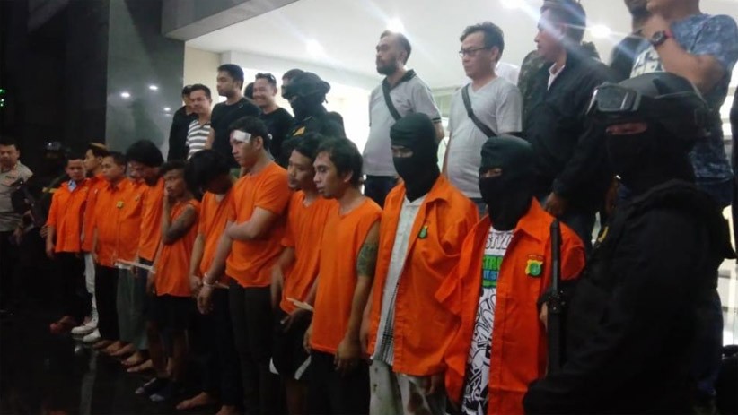 257 Orang Jadi Tersangka Kerusuhan, Clurit hingga Bom Molotov Disita - Bagian 1