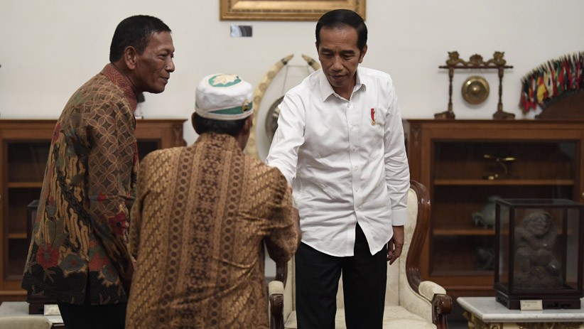 Presiden Jokowi Beri Bantuan kepada Pedagang Korban Penjarahan 22 Mei - Bagian 2