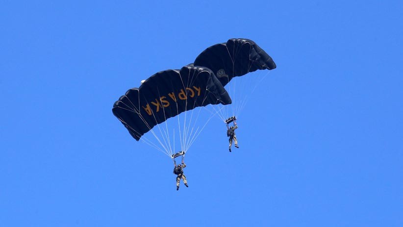 Aksi Siswa Kopaska Terjun Tempur Free Fall dari Ketinggian 6.000 Kaki