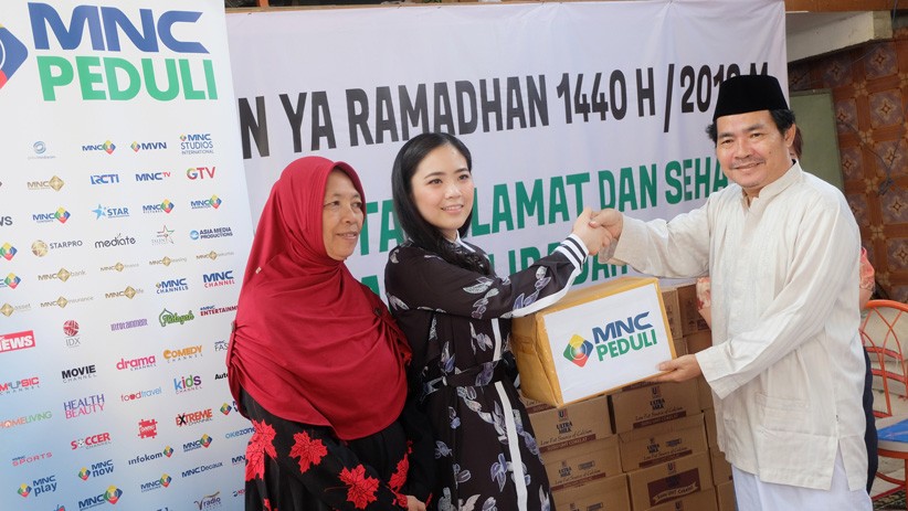 MNC Peduli Bagikan 2.400 Susu UHT untuk Yayasan Yatim Piatu Rasulullah SAW - Bagian 2