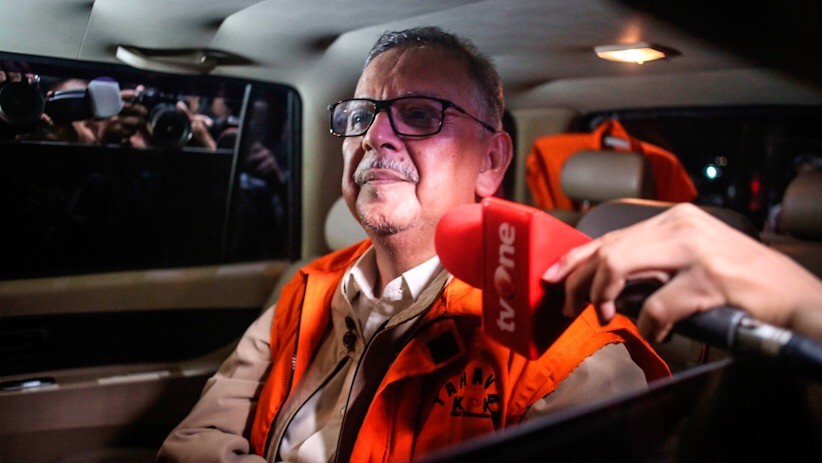 Ditahan KPK, Sofyan Basir Pakai Rompi Oranye dan Diborgol - Bagian 3