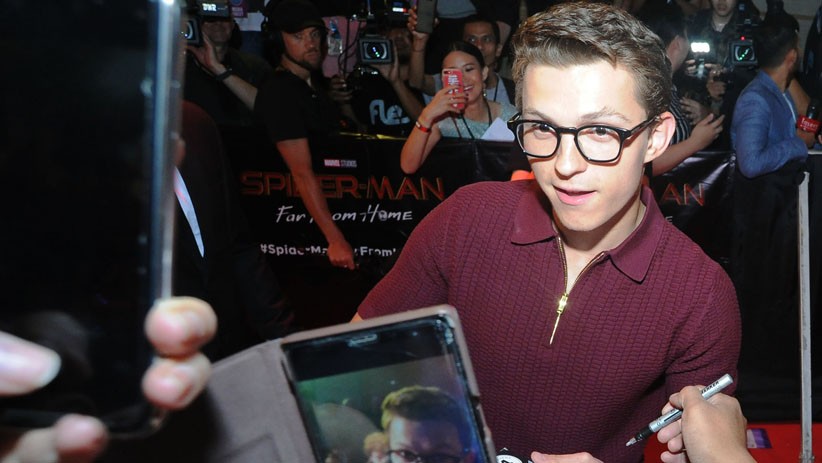 Tom Holland, Aktor Spider-Man Sapa Penggemar di Bali - Bagian 3
