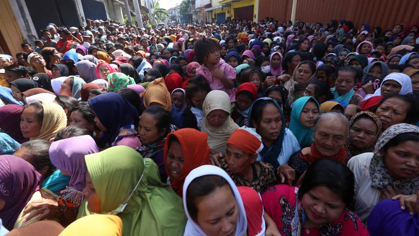 Pengusaha Tekstil Bagikan Zakat Mal kepada 2.000 Warga Surabaya