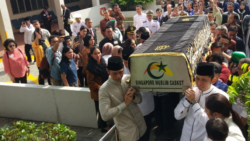 AHY dan Ibas Usung Peti Jenazah Ani Yudhoyono - Bagian 1