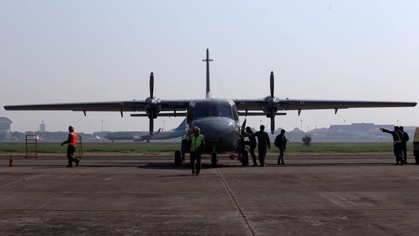 Pesawat Casa NC-212 TNI AL Antarkan Keluarga Prajurit Pulang Kampung - Bagian 5