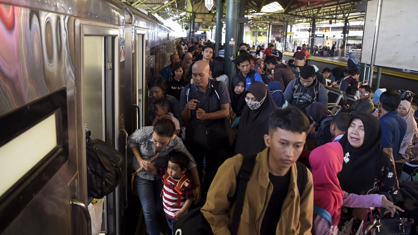 Hari Ini Diprediksi Puncak Arus Mudik di Stasiun Gambir - Bagian 2