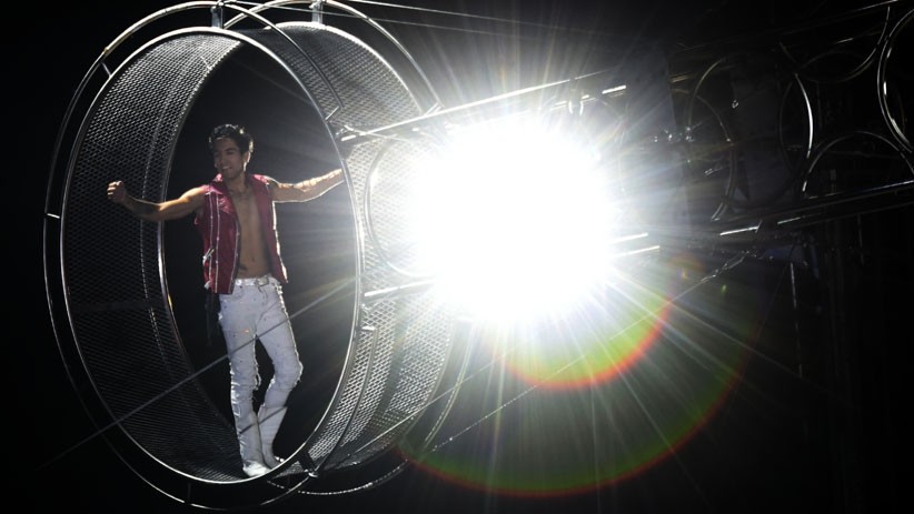 Melihat Serunya Atraksi Sirkus di Atas Es Asal Rusia - Bagian 3