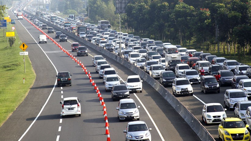 Buka Tutup dan Contraflow, Begini Kondisi Jalur Menuju Puncak - Bagian 1