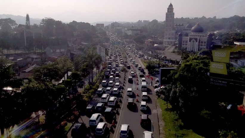 Buka Tutup dan Contraflow, Begini Kondisi Jalur Menuju Puncak - Bagian 3