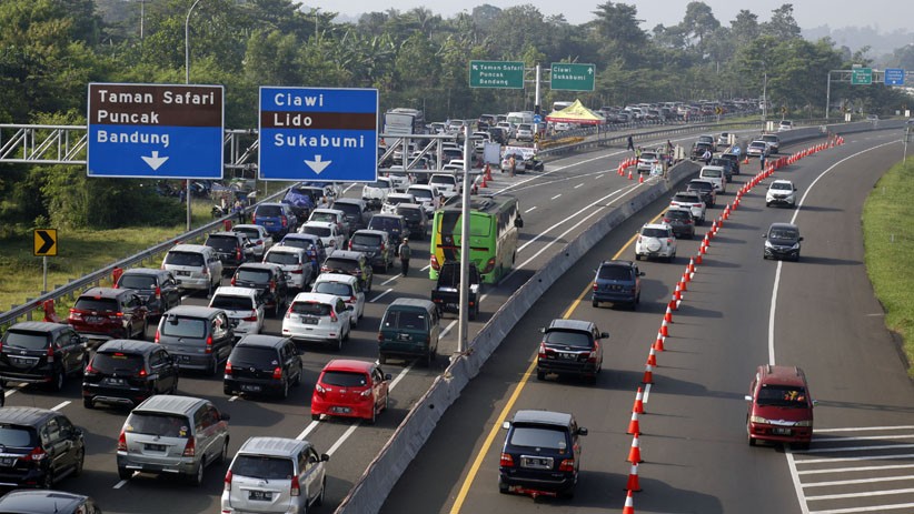 Buka Tutup dan Contraflow, Begini Kondisi Jalur Menuju Puncak - Bagian 2