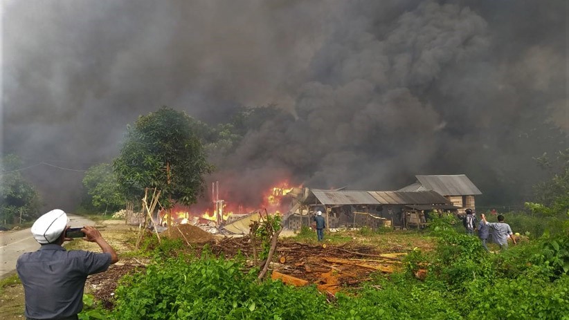 Keributan Antarpemuda di Buton, 87 Rumah Hangus Dibakar - Bagian 3