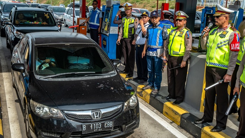 Tol Trans Jawa dari Jateng ke Jakarta Berlaku Satu Jalur hingga 10 Juni - Bagian 2