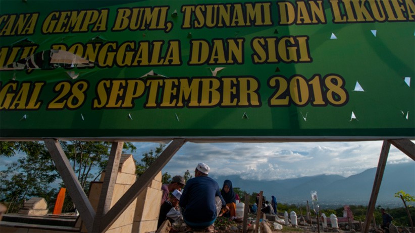Suasana Haru Ziarah di Pemakaman Massal Korban Bencana Alam Palu - Bagian 2