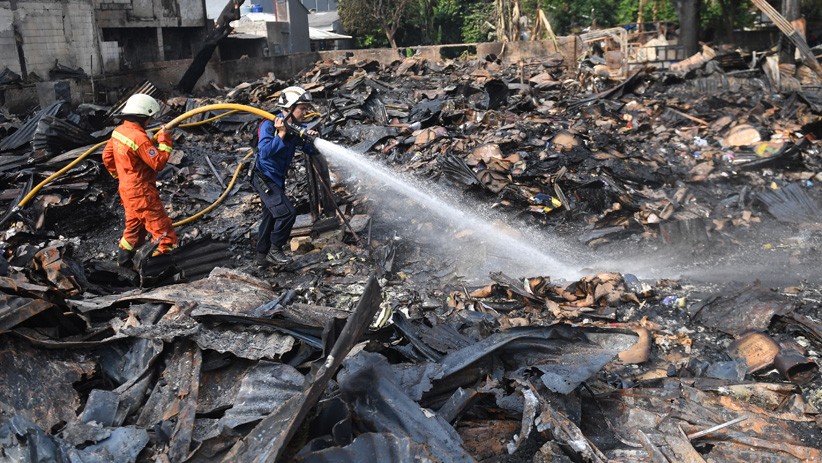 21 Rumah Kontrakan dan Lapak Pemulung Pasar Minggu Ludes Terbakar - Bagian 1