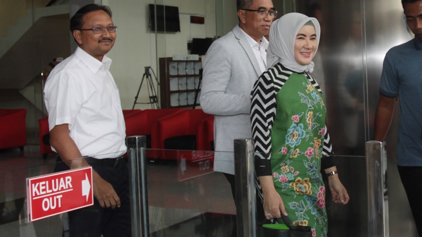 KPK Periksa Dirut Pertamina Terkait Kasus Dugaan Korupsi Proyek PLTU Riau-1 - Bagian 2