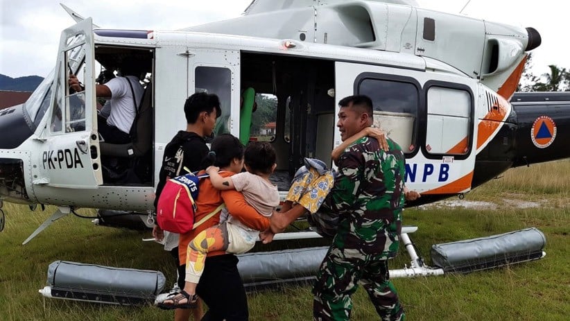 BNPB Kerahkan Helikopter Evakuasi Korban Banjir Bandang Konawe yang Terisolir - Bagian 1