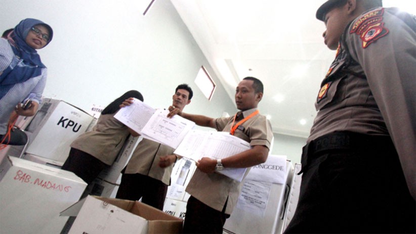 KPU Kumpulkan Barang Bukti untuk Dibawa ke Sidang Gugatan Pilpres di MK - Bagian 1